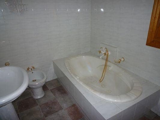 4 bedroom Flat for rent in Padul - € 700 (Ref: 9804543)