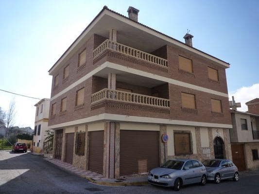 4 bedroom Flat for rent in Padul - € 700 (Ref: 9804543)