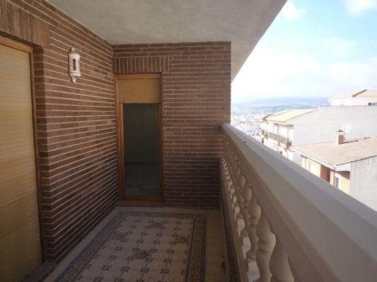 4 bedroom Flat for rent in Padul - € 700 (Ref: 9804543)