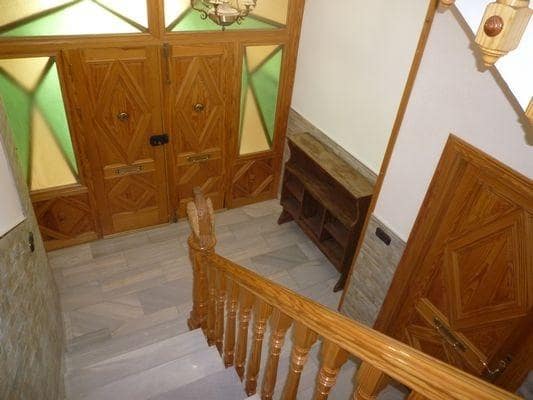 4 bedroom Flat for rent in Padul - € 700 (Ref: 9804543)
