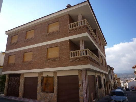 4 bedroom Flat for rent in Padul - € 700 (Ref: 9804543)