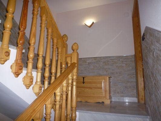 4 bedroom Flat for rent in Padul - € 700 (Ref: 9804543)