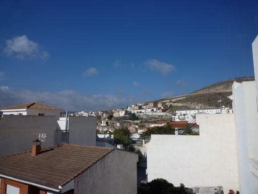 4 bedroom Flat for rent in Padul - € 700 (Ref: 9804543)