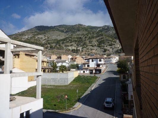 4 bedroom Flat for rent in Padul - € 700 (Ref: 9804543)