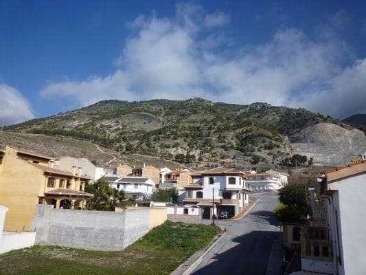 4 bedroom Flat for rent in Padul - € 700 (Ref: 9804543)