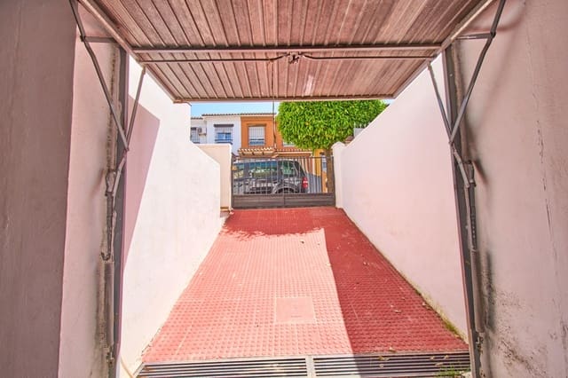 3 bedroom Terraced Villa for sale in Churriana de la Vega with garage - € 260,000 (Ref: 9806643)
