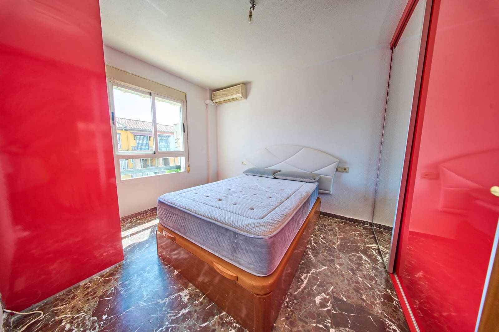 3 bedroom Terraced Villa for sale in Churriana de la Vega with garage - € 260,000 (Ref: 9806643)