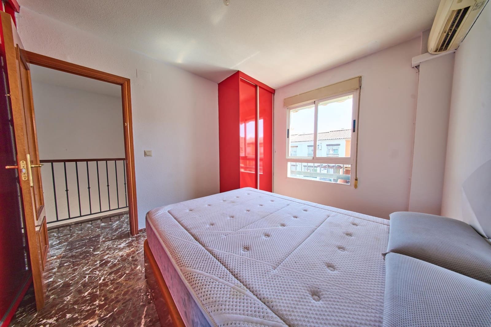 3 bedroom Terraced Villa for sale in Churriana de la Vega with garage - € 260,000 (Ref: 9806643)