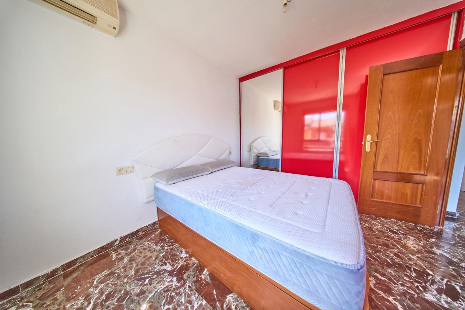 3 bedroom Terraced Villa for sale in Churriana de la Vega with garage - € 260,000 (Ref: 9806643)