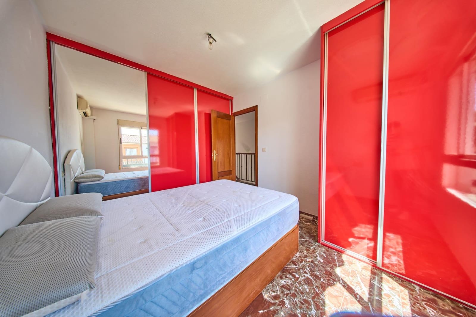 3 bedroom Terraced Villa for sale in Churriana de la Vega with garage - € 260,000 (Ref: 9806643)