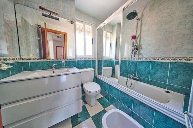 3 bedroom Terraced Villa for sale in Churriana de la Vega with garage - € 260,000 (Ref: 9806643)