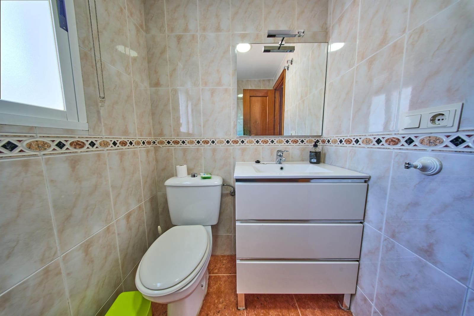 3 bedroom Terraced Villa for sale in Churriana de la Vega with garage - € 260,000 (Ref: 9806643)