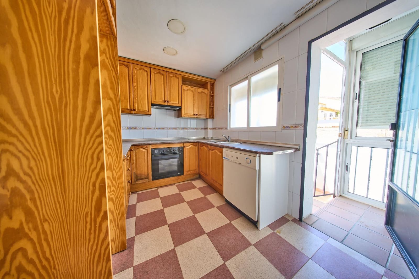 3 bedroom Terraced Villa for sale in Churriana de la Vega with garage - € 260,000 (Ref: 9806643)