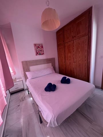 Ático de 2 habitaciones en Granada ciudad en alquiler - 875 € (Ref: 9808182)