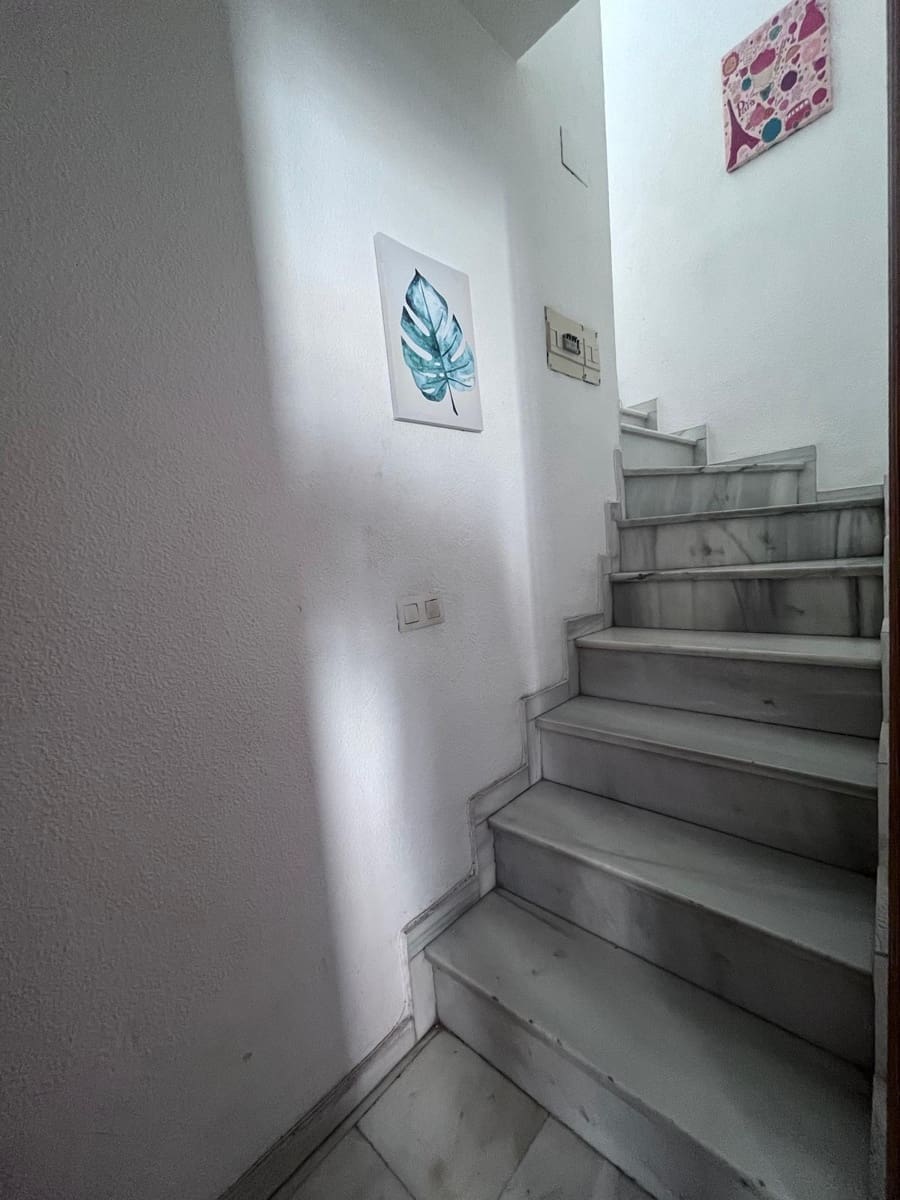 Ático de 2 habitaciones en Granada ciudad en alquiler - 875 € (Ref: 9808182)