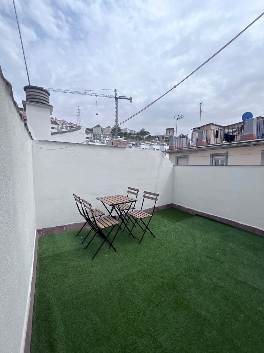 Ático de 2 habitaciones en Granada ciudad en alquiler - 875 € (Ref: 9808182)