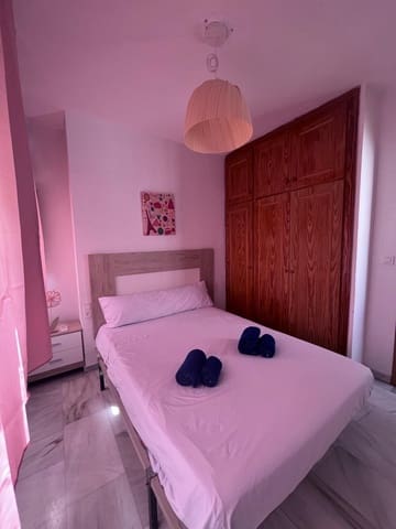 Ático de 2 habitaciones en Granada ciudad en alquiler - 875 € (Ref: 9808182)