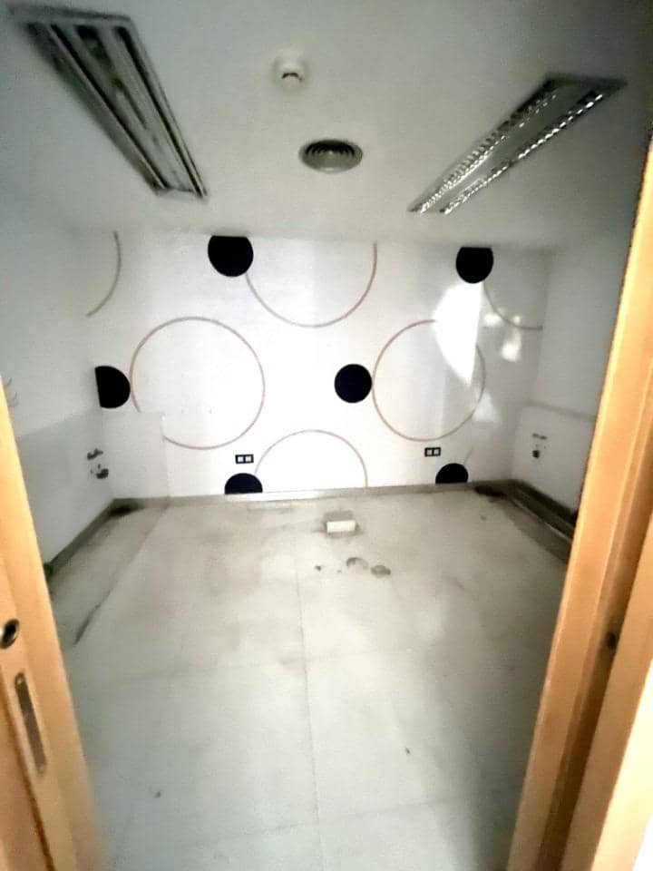 5 soveværelse Erhverv til leje i Granada by med garage - € 2.300 (Ref: 9812305)