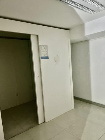 5 soveværelse Erhverv til leje i Centro, Granada by med garage - € 2.300 (Ref: 9812305)