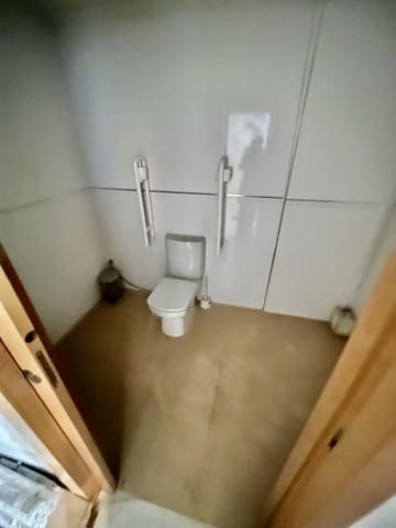 5 soveværelse Erhverv til leje i Centro, Granada by med garage - € 2.300 (Ref: 9812305)