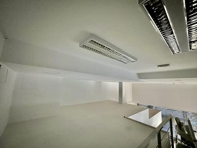 5 soveværelse Erhverv til leje i Centro, Granada by med garage - € 2.300 (Ref: 9812305)