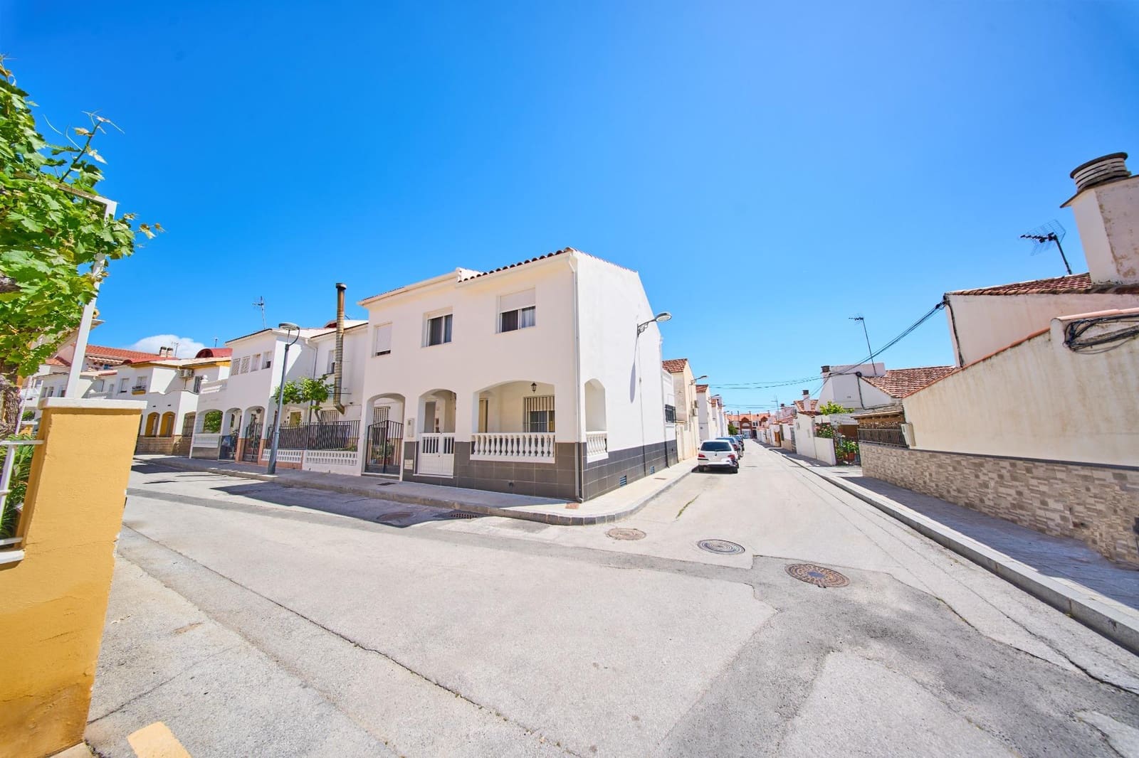 3 bedroom Townhouse for sale in Baza - € 159,500 (Ref: 9813863)