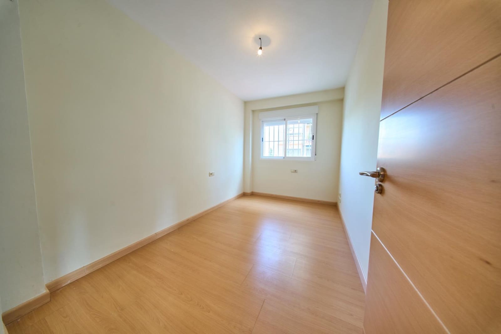4 soveværelse Lejlighed til salg i Granada by - € 199.900 (Ref: 9816031)
