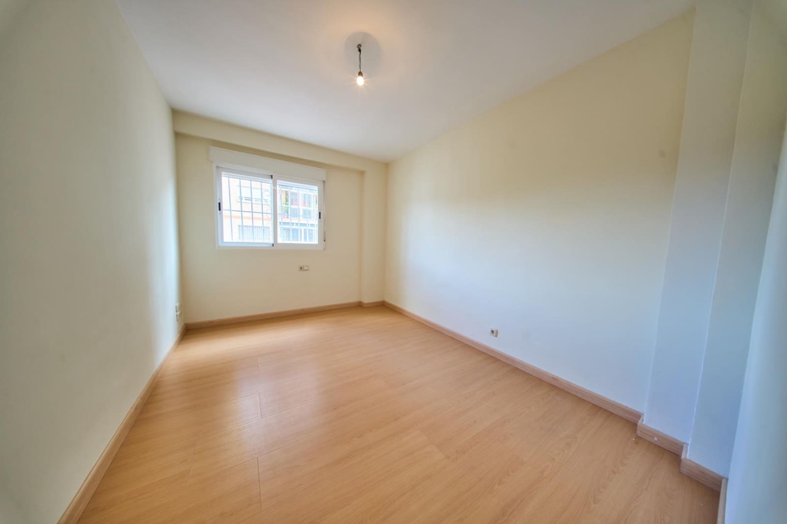 4 soveværelse Lejlighed til salg i Granada by - € 199.900 (Ref: 9816031)