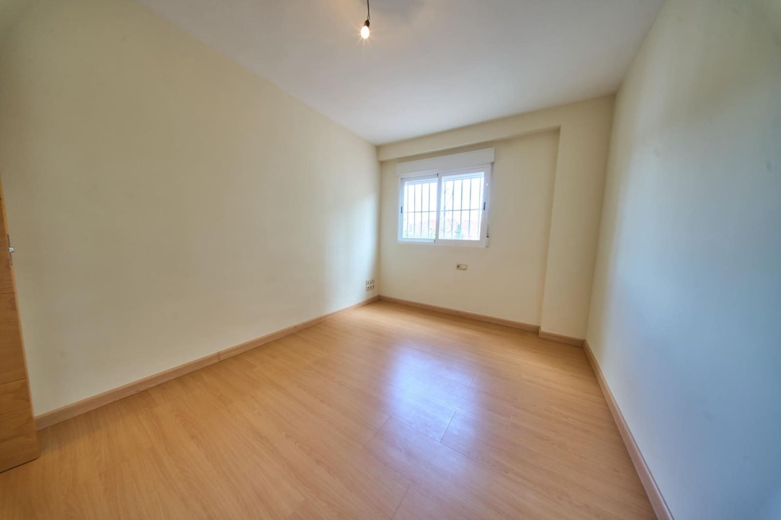 4 soveværelse Lejlighed til salg i Granada by - € 199.900 (Ref: 9816031)