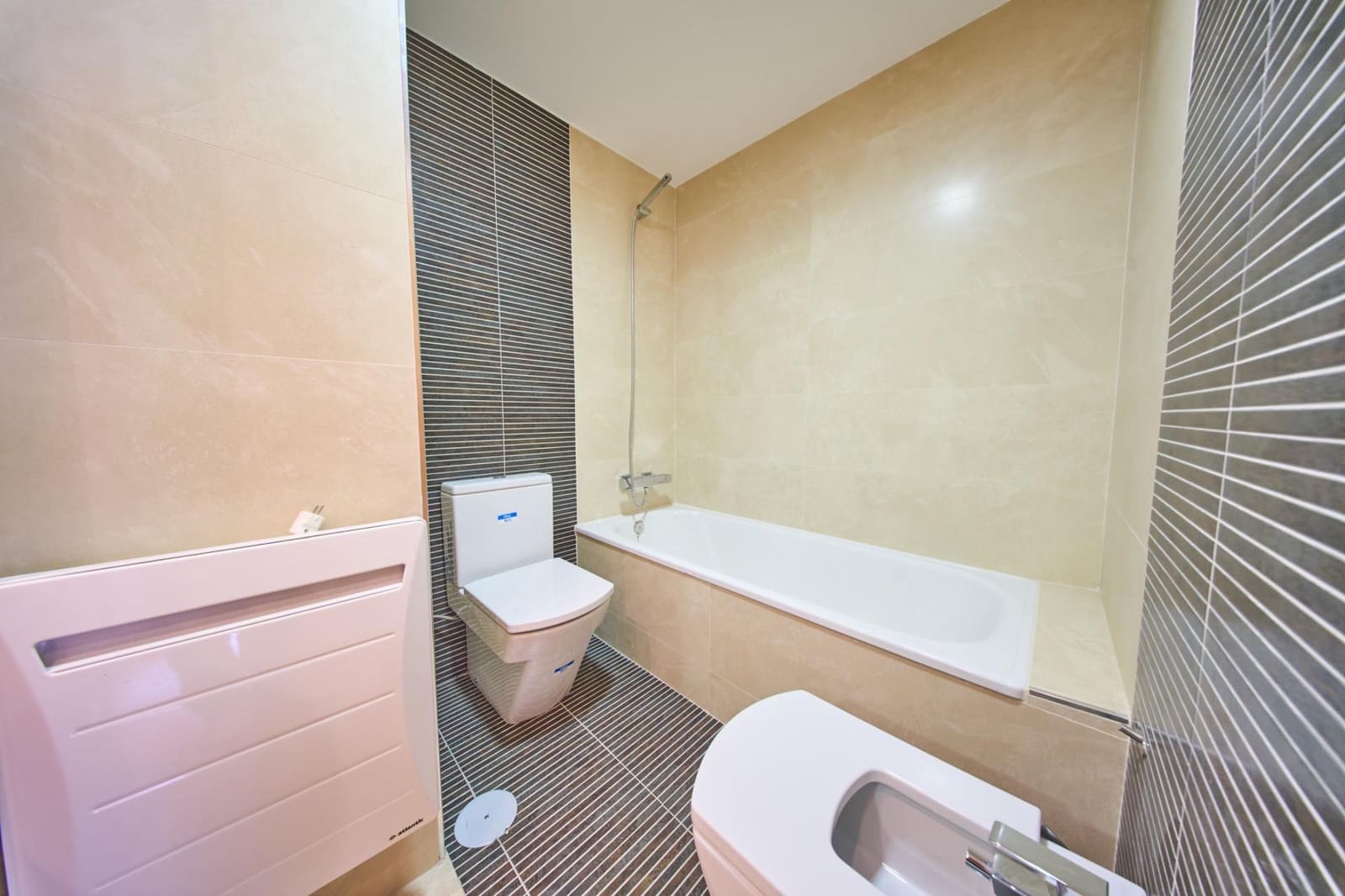 4 soveværelse Lejlighed til salg i Granada by - € 199.900 (Ref: 9816031)