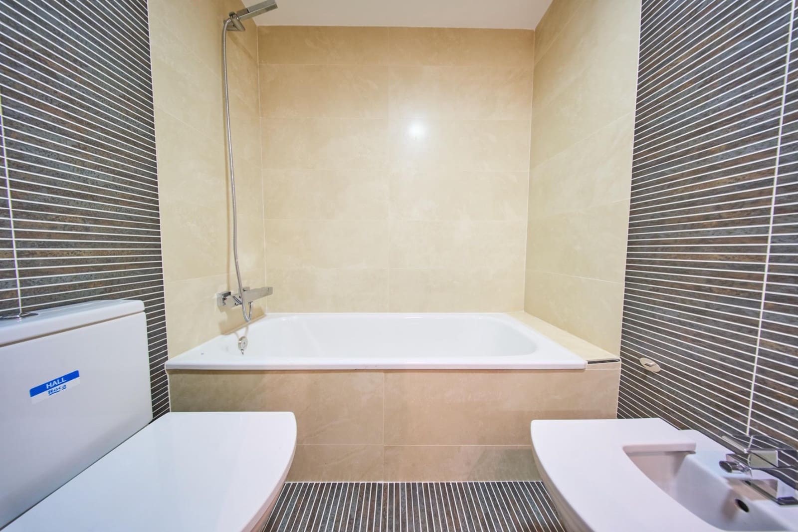 4 soveværelse Lejlighed til salg i Granada by - € 199.900 (Ref: 9816031)