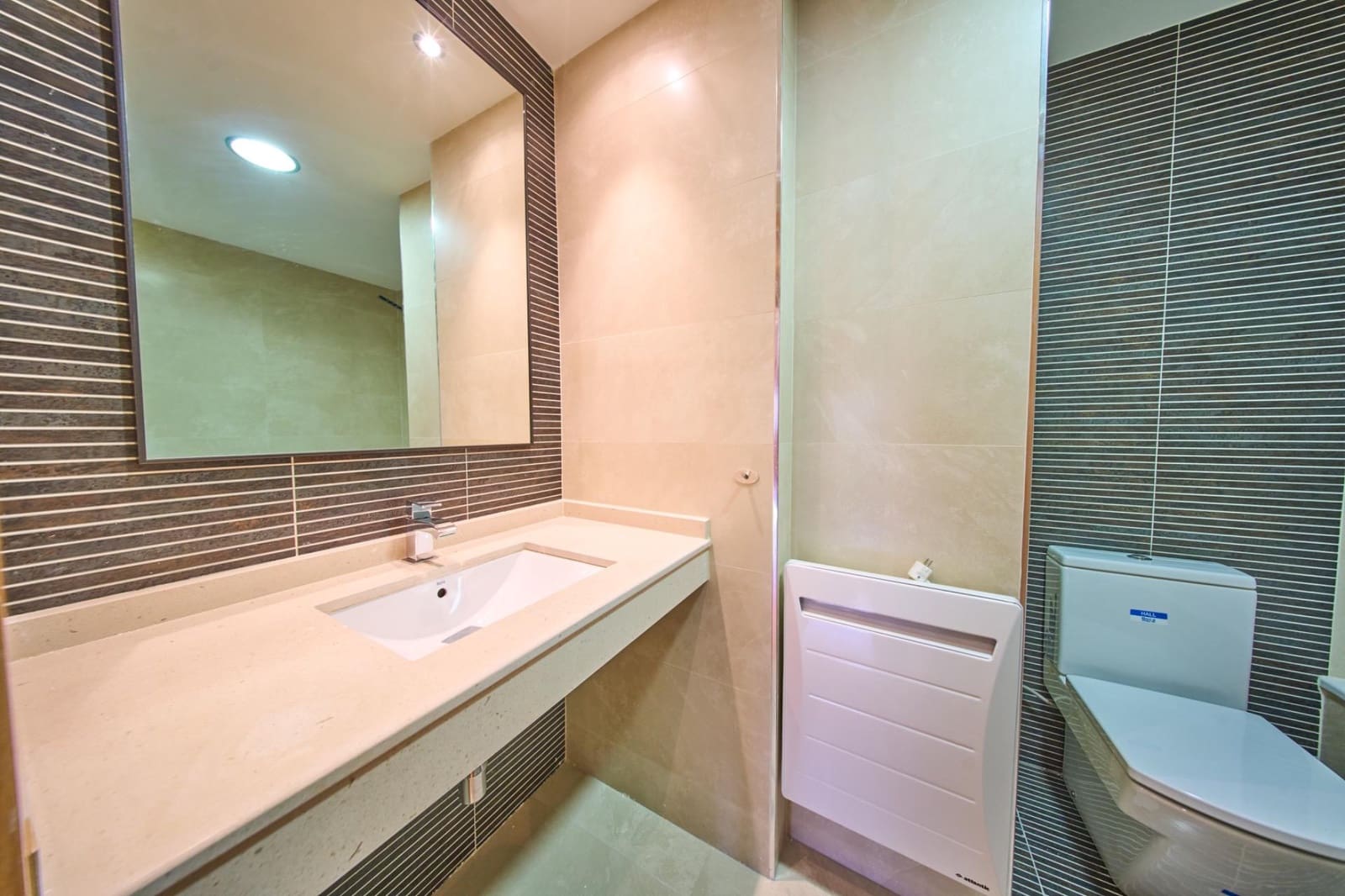 4 soveværelse Lejlighed til salg i Granada by - € 199.900 (Ref: 9816031)