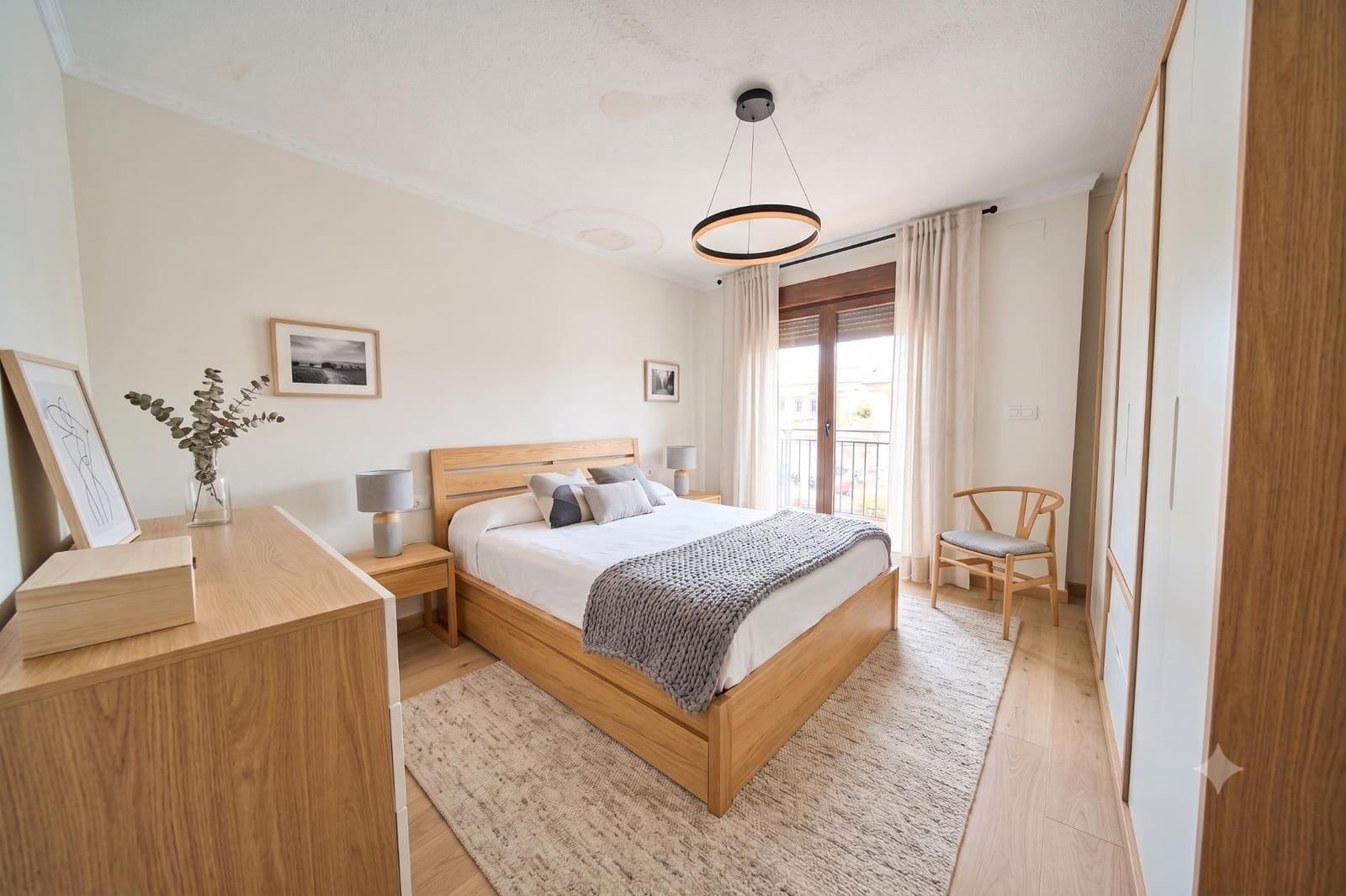Pareado de 5 habitaciones en Armilla en venta con garaje - 290.000 € (Ref: 9818079)