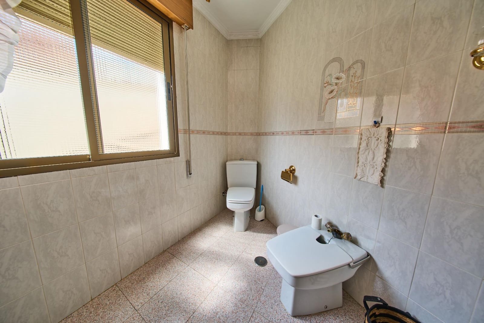 Pareado de 5 habitaciones en Armilla en venta con garaje - 290.000 € (Ref: 9818079)