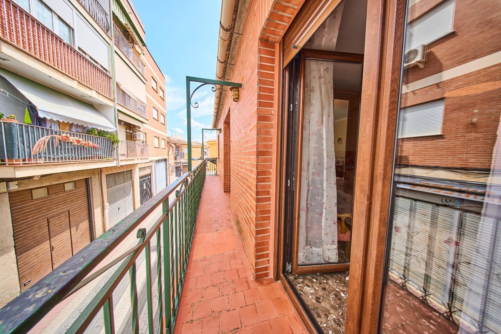 Pareado de 5 habitaciones en Armilla en venta con garaje - 290.000 € (Ref: 9818079)