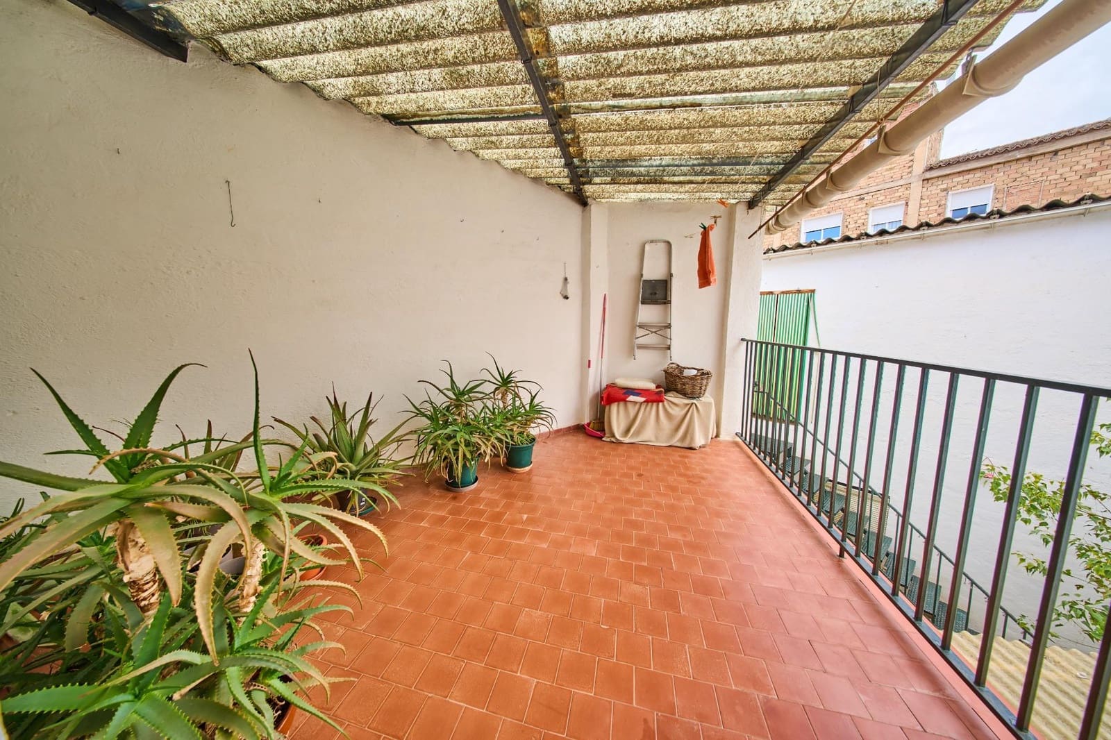 Pareado de 5 habitaciones en Armilla en venta con garaje - 290.000 € (Ref: 9818079)