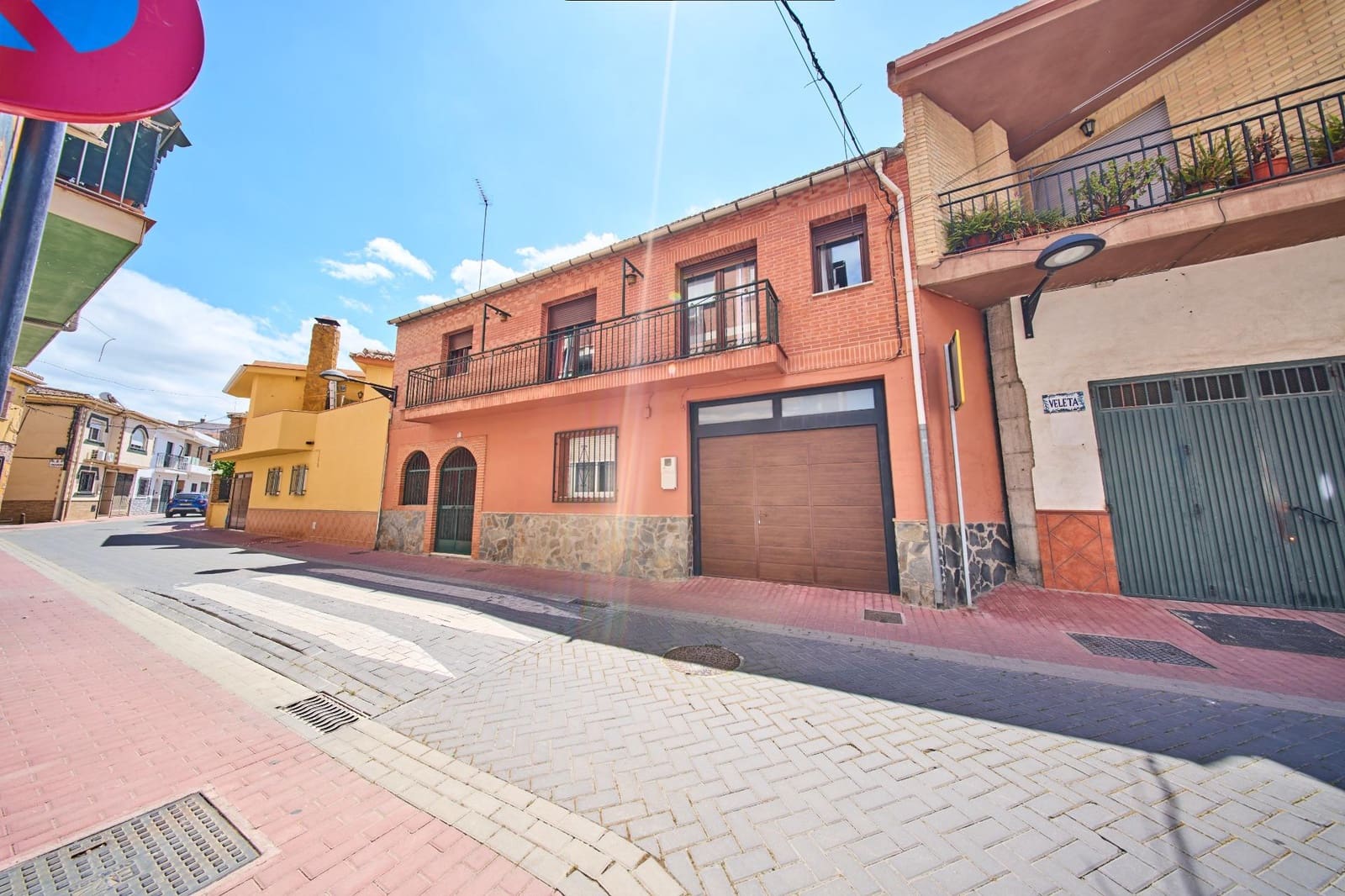 Pareado de 5 habitaciones en Armilla en venta con garaje - 290.000 € (Ref: 9818079)