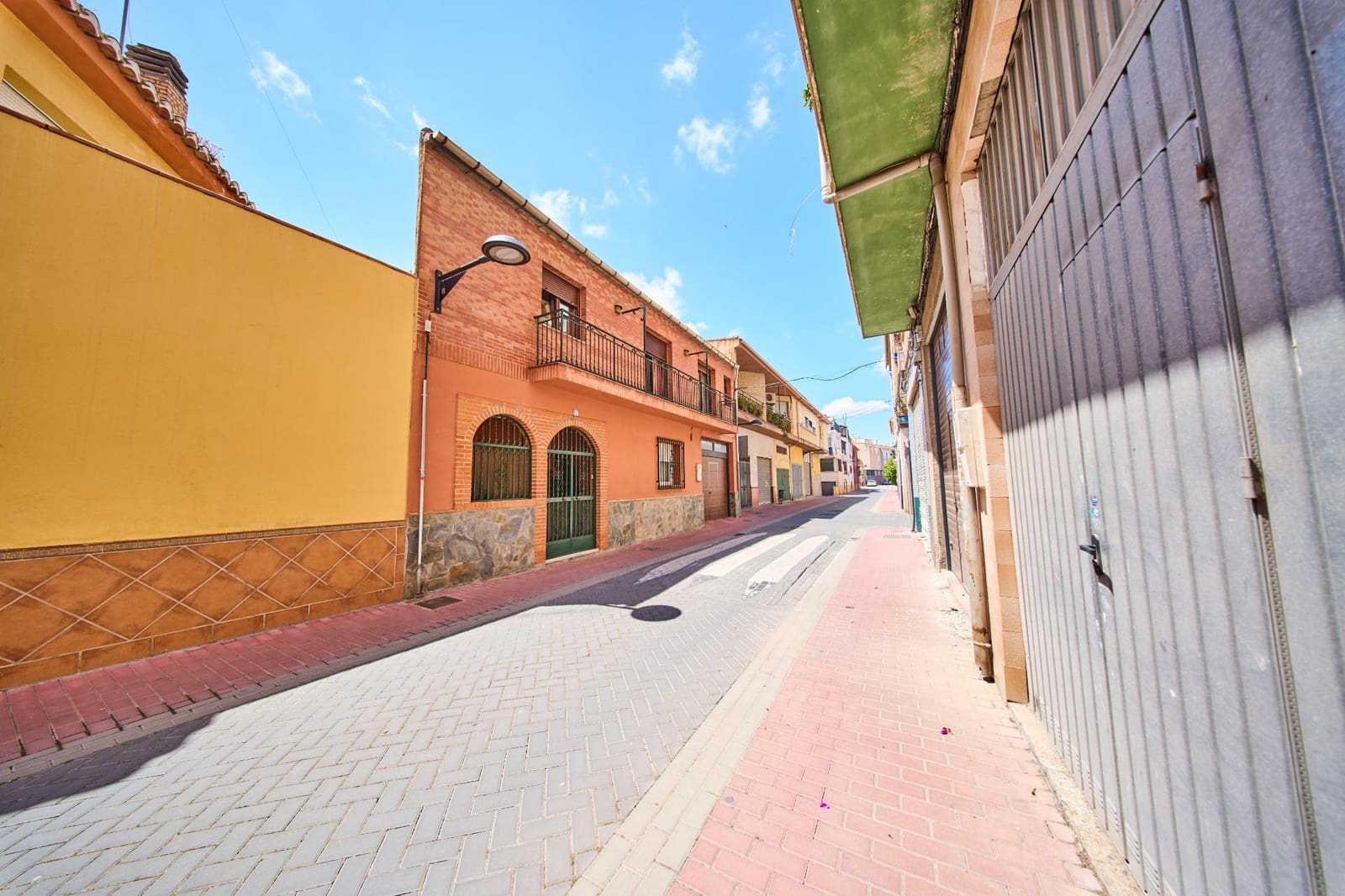 Pareado de 5 habitaciones en Armilla en venta con garaje - 290.000 € (Ref: 9818079)