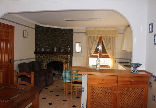 4 bedroom Villa for sale in Yator, Cádiar with garage - € 145,000 (Ref: 9822806)