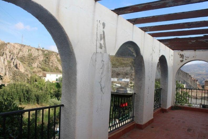 4 bedroom Villa for sale in Yator with garage - € 145,000 (Ref: 9822806)