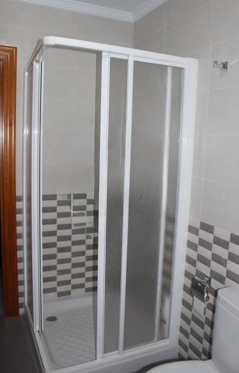 4 bedroom Villa for sale in Yator with garage - € 145,000 (Ref: 9822806)