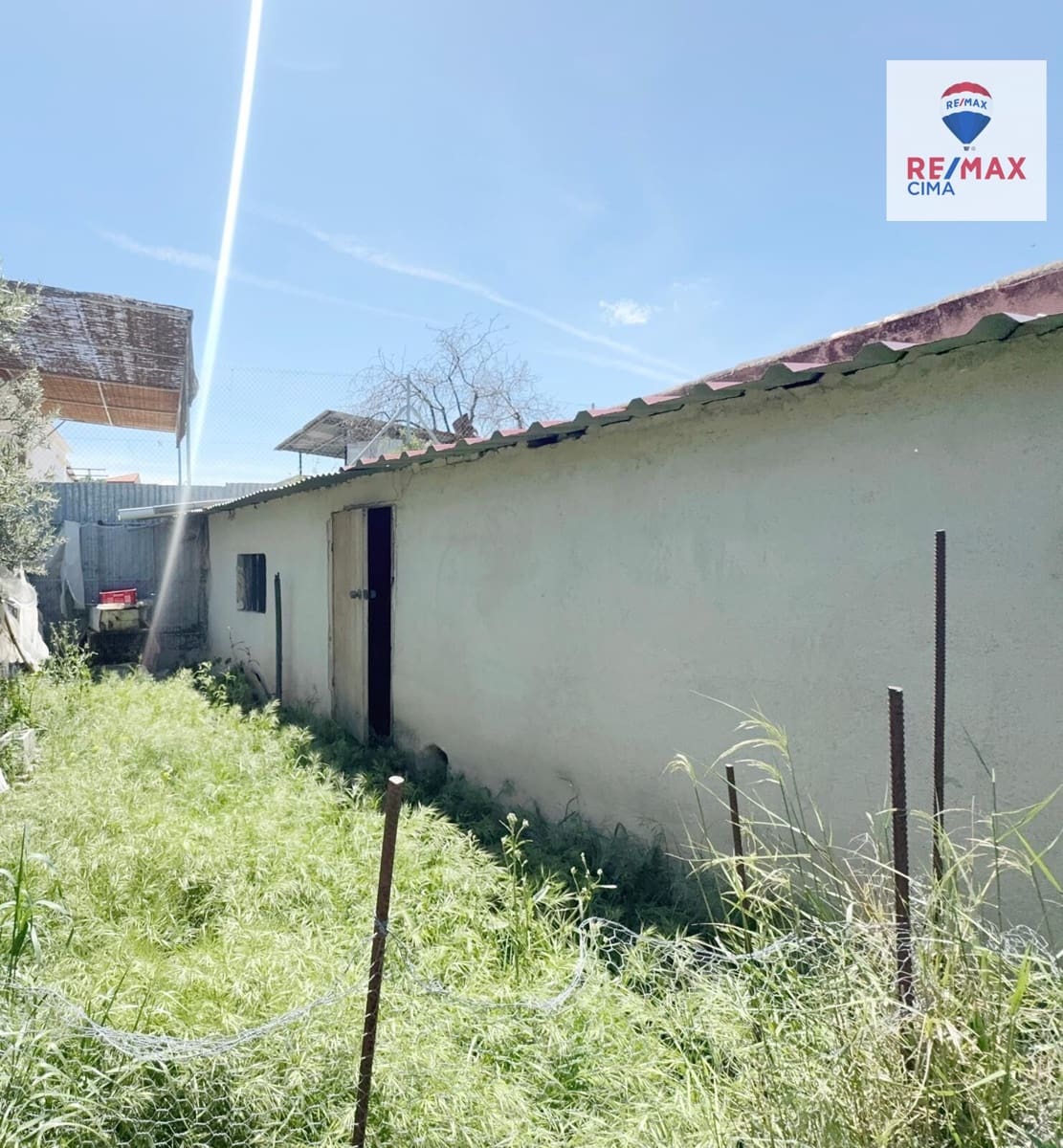 6 bedroom Finca/Country House for sale in Zujar - € 75,000 (Ref: 9822807)