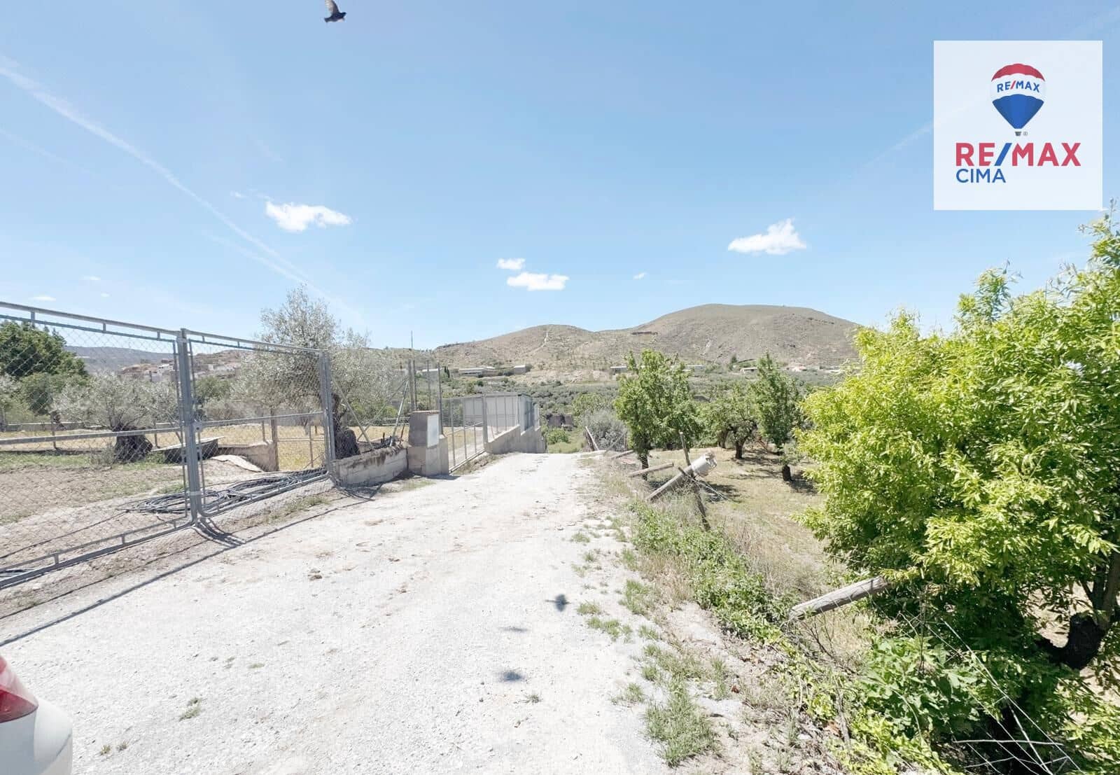 6 bedroom Finca/Country House for sale in Zujar - € 75,000 (Ref: 9822807)