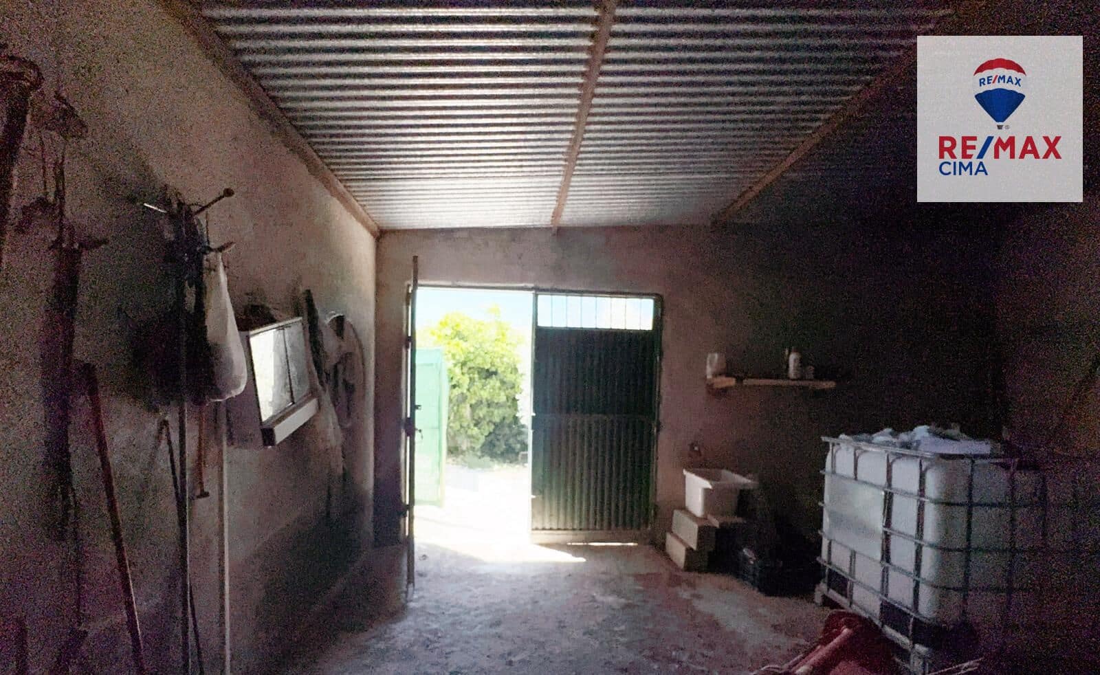 6 bedroom Finca/Country House for sale in Zujar - € 75,000 (Ref: 9822807)