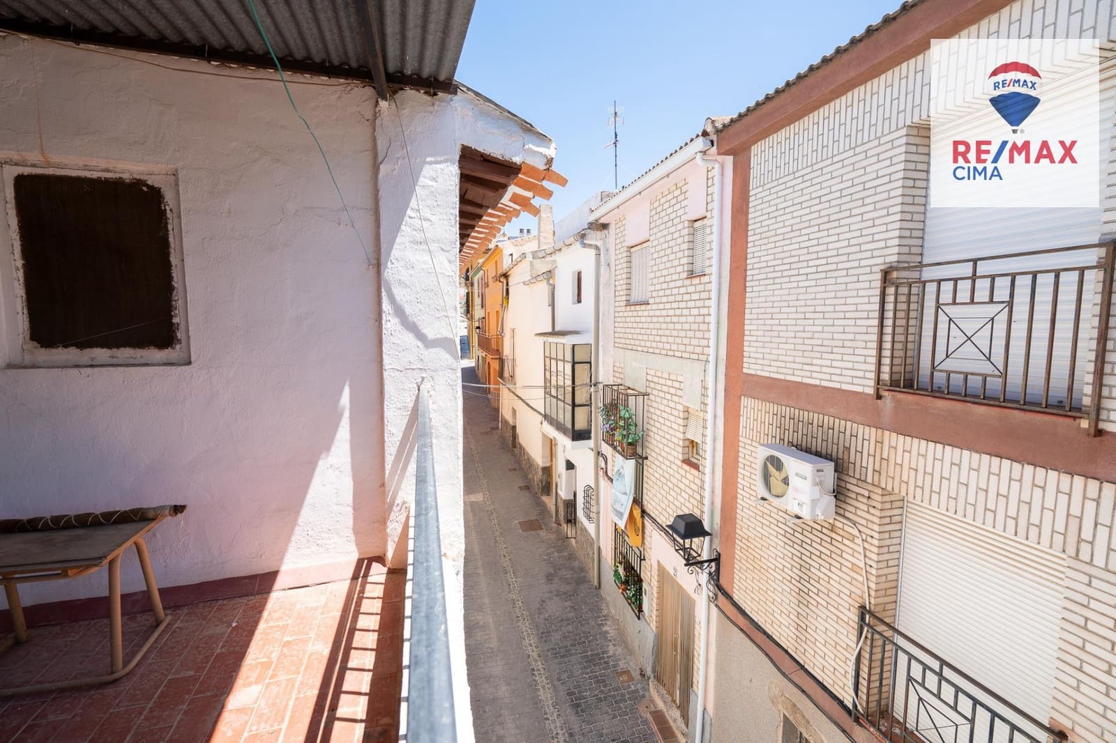 6 bedroom Finca/Country House for sale in Zujar - € 75,000 (Ref: 9822807)