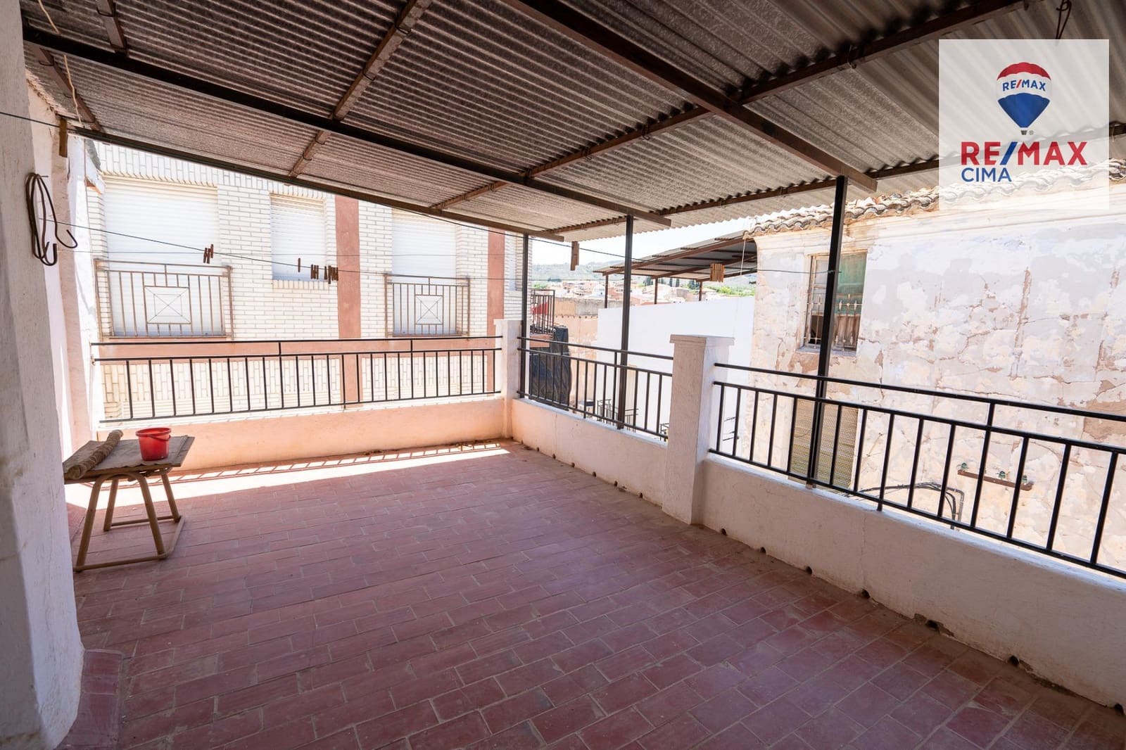 6 bedroom Finca/Country House for sale in Zujar - € 75,000 (Ref: 9822807)