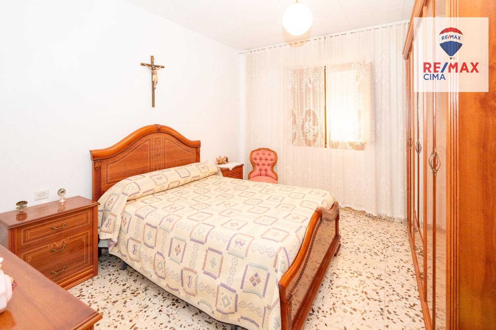 6 bedroom Finca/Country House for sale in Zujar - € 75,000 (Ref: 9822807)