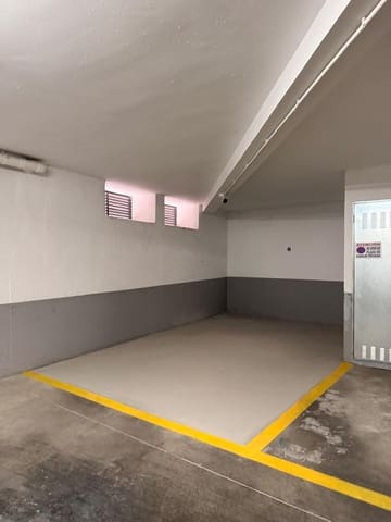 Garage til salg i La Zubia - € 14.000 (Ref: 9831731)