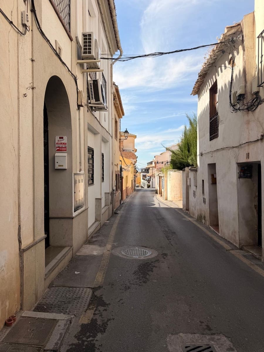 Garage till salu i La Zubia - 14 000 € (Ref: 9831731)