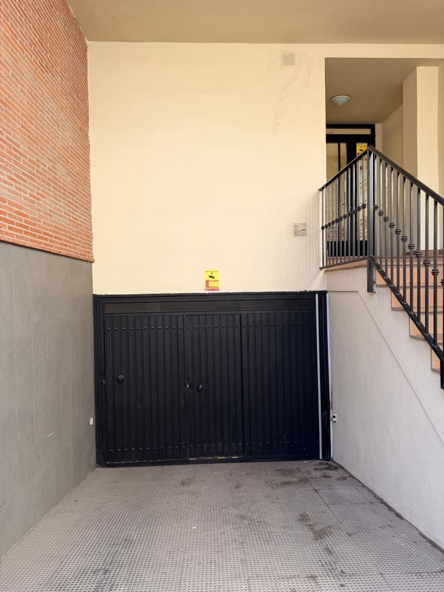 Garage till salu i La Zubia - 14 000 € (Ref: 9831731)